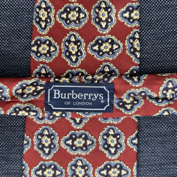Vintage Burberrys of London Luxury Silk Tie Handmade Red Medallion Made in USA - Picture 1 of 6